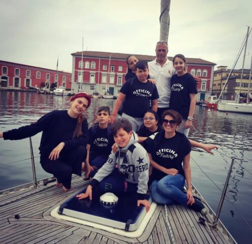 Passeggiata con i bambini di Scampia